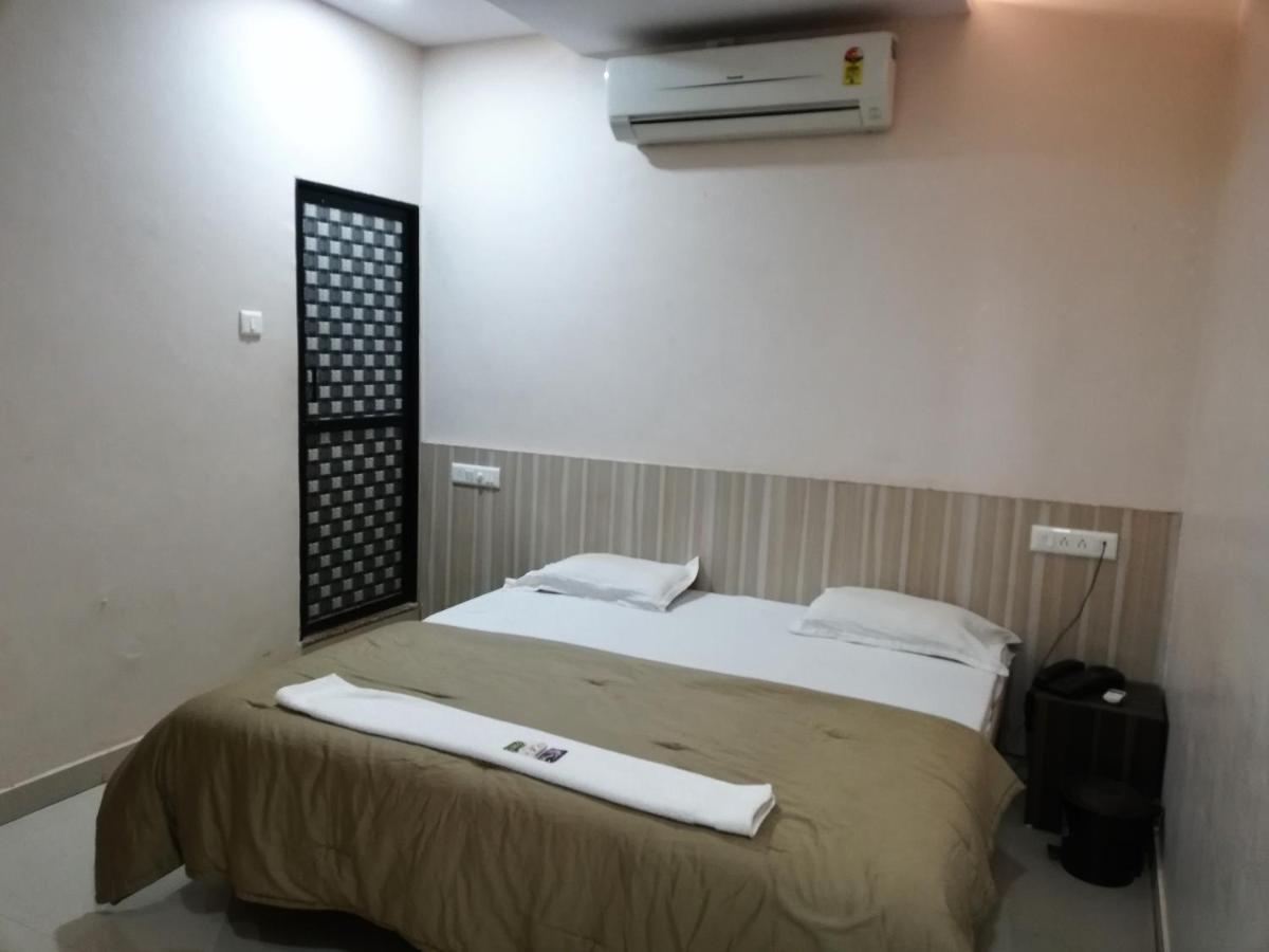 Hotel Shiv Regency Kukma Exterior foto